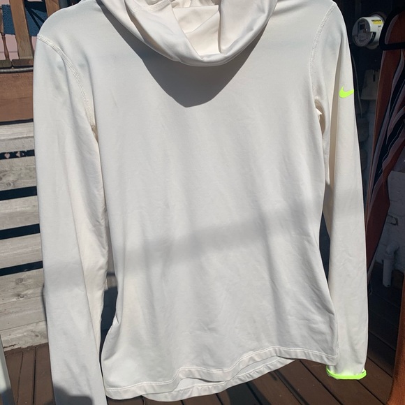 Nike Dri-Fit - Picture 2 of 4